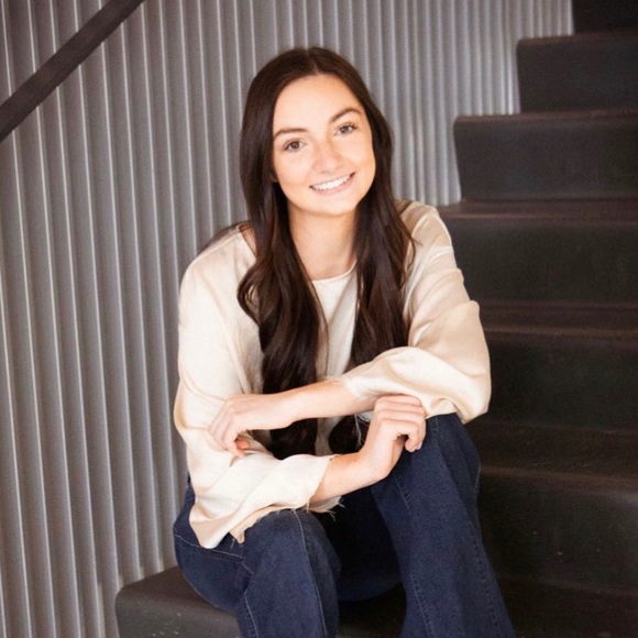 Meet your Posher, Kayla - Picture 1 of 1